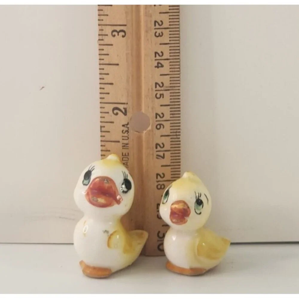 Vintage Set of (2) Miniature Porcelain Ducks Baby  Chickens Made In Japan READ
